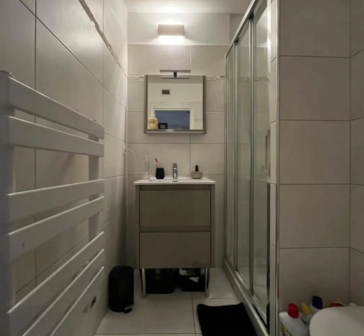 Apartment Studio Meuble A 2 Pas De La Mer Cannes