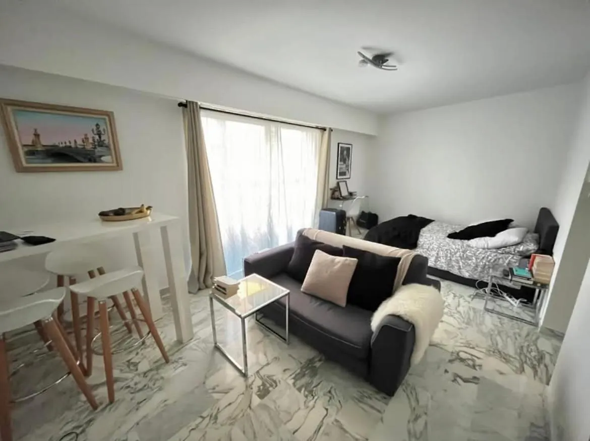 Apartment Studio Meuble A 2 Pas De La Mer Cannes